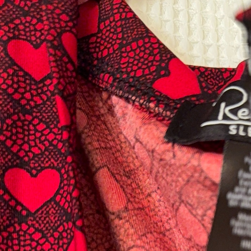 Heart Patterned Red Women's Robe - Picture 8 of 10
